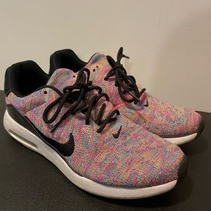 Nike Flyknit Multi-Color